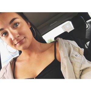 Meet your Posher, Kacee